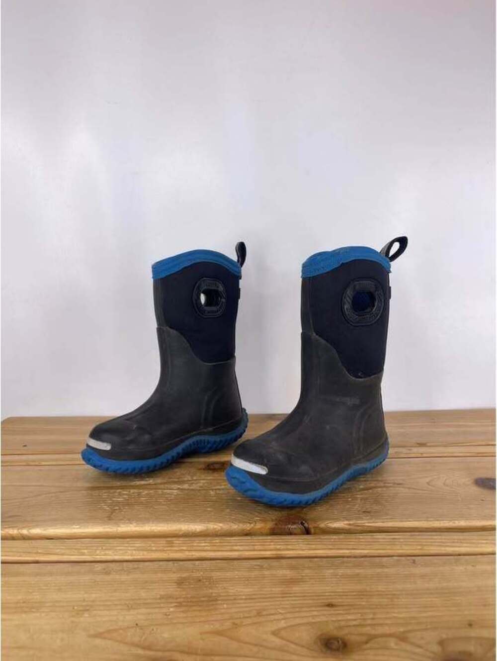 Noble Outfitters MUDS Kid's Size 9 Boots